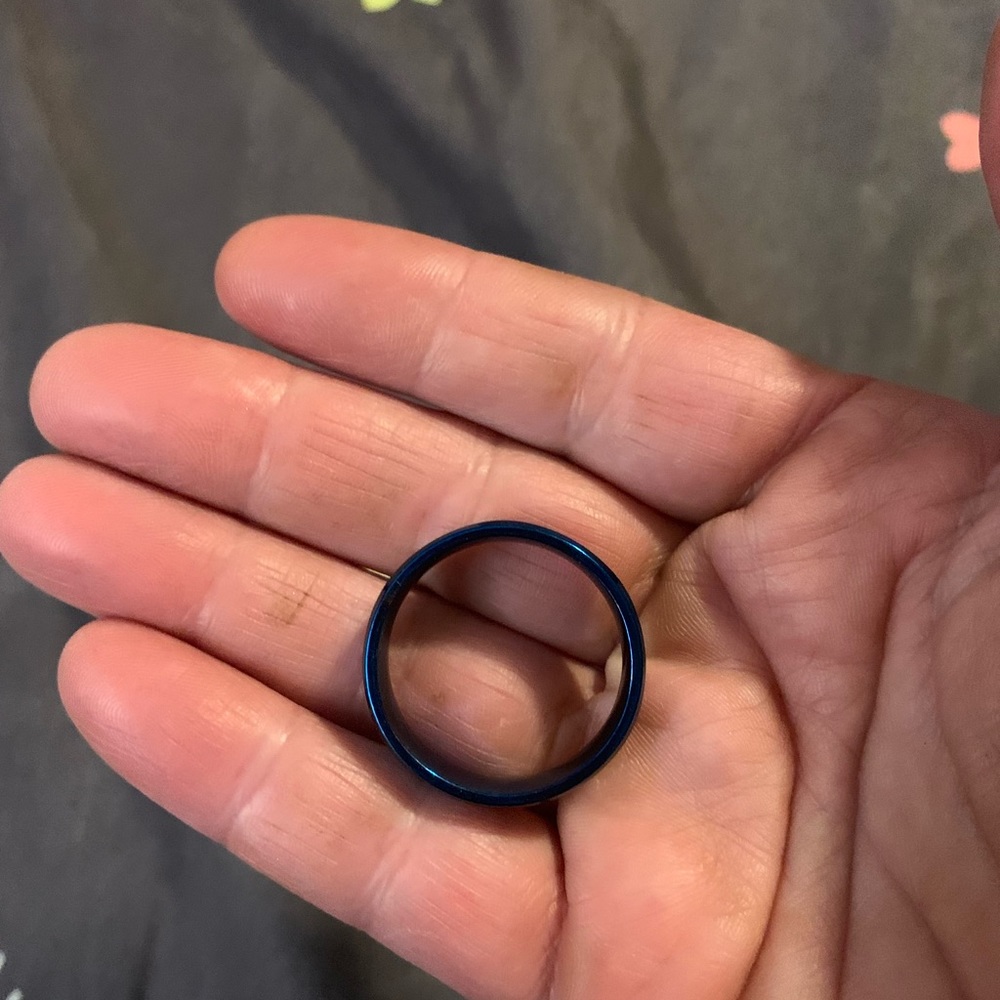Men’s Ring - Picture 2 of 2